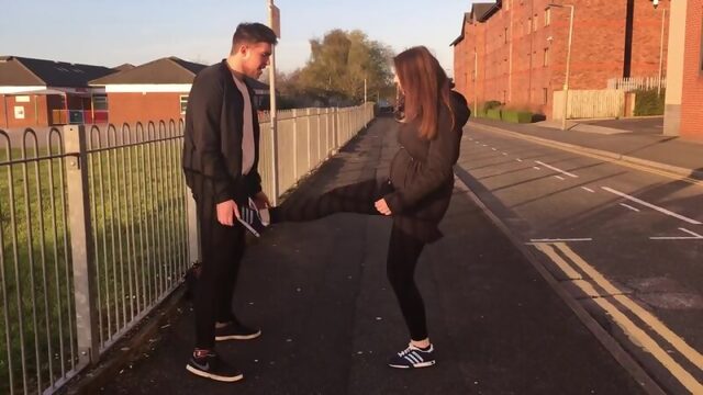 German girl kicks balls. Ballbusting, удар по яйцам.