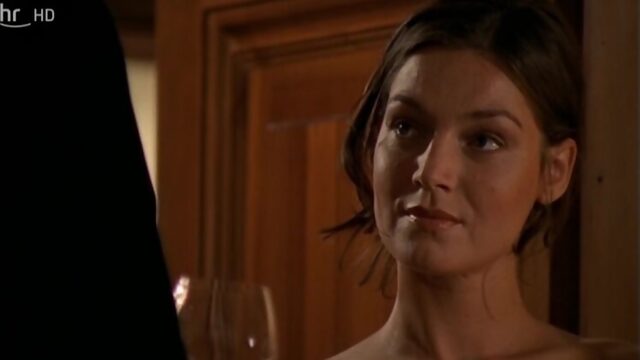 Marion Mitterhammer Nude - Julia - Eine ungewohnliche Frau s01e01 (1999) HD 720p Watch Online / Марион Миттерхаммер