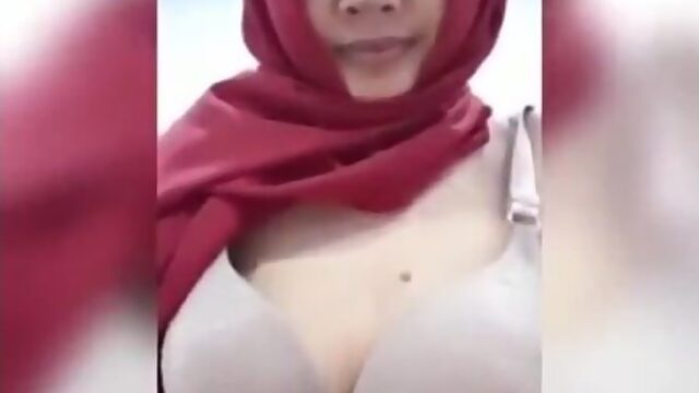 tante jilbab full httpsduit.cc89B - XVIDEOS.COM.mp4